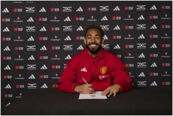 Matheus Cunha has officially signed for Manchester United